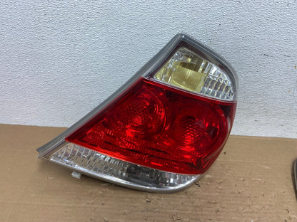 2005 to 2006 Toyota Camry Tail Light Right Passenger Side AD4318 LK0