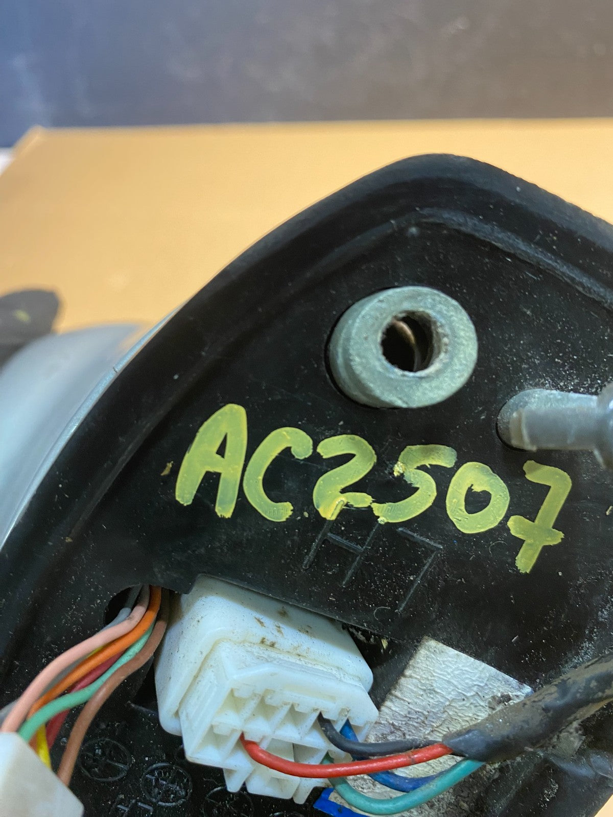 2001 to 2005 Hyundai XG350 XG Left Driver LH View Door Mirror Oem AC2507 MS9