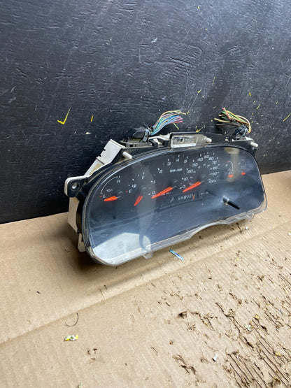 2006 Ford E350 Gauge Speedometer Cluster OEM v7642 DG2