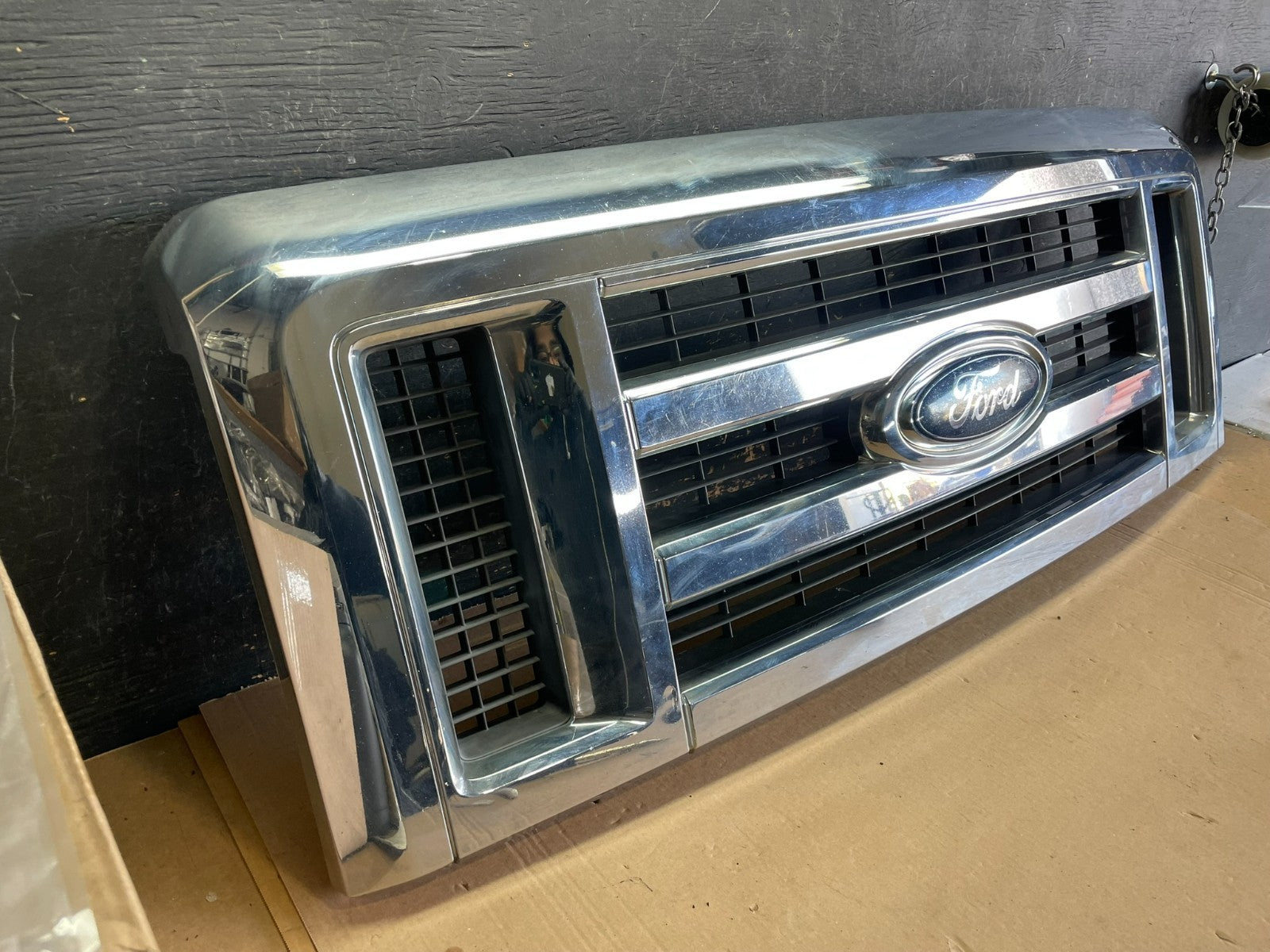 2008 to 2014 Ford Econoline E150 E250 Front Upper Chrome Grill Grille AA1899 DG2