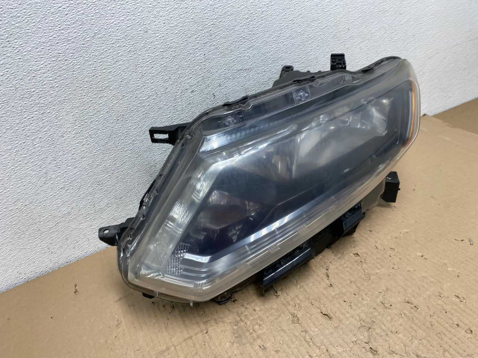 2014 2015 2016 Nissan Rogue Left Driver LH Halogen Headlight AE8866 LK2