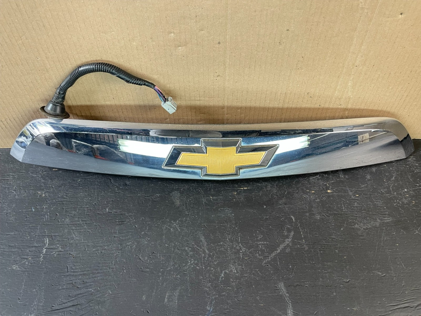 2013 to 2017 Chevrolet Traverse Liftgate Trunk Chrome Molding W/Camera AC19760