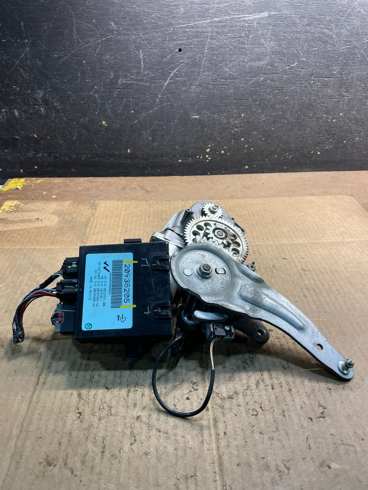 2009-2012 GMC Acadia Power Motor Liftgate Tailgate Control Module Y7380 DG0