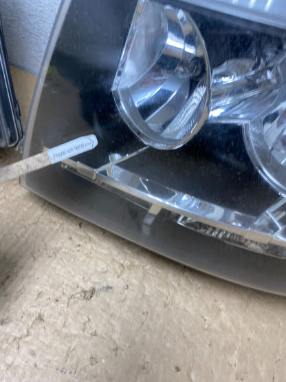 2007 to 2013 Chevrolet Suburban Tahoe Left+Right Set Headlights AF8147 DW5