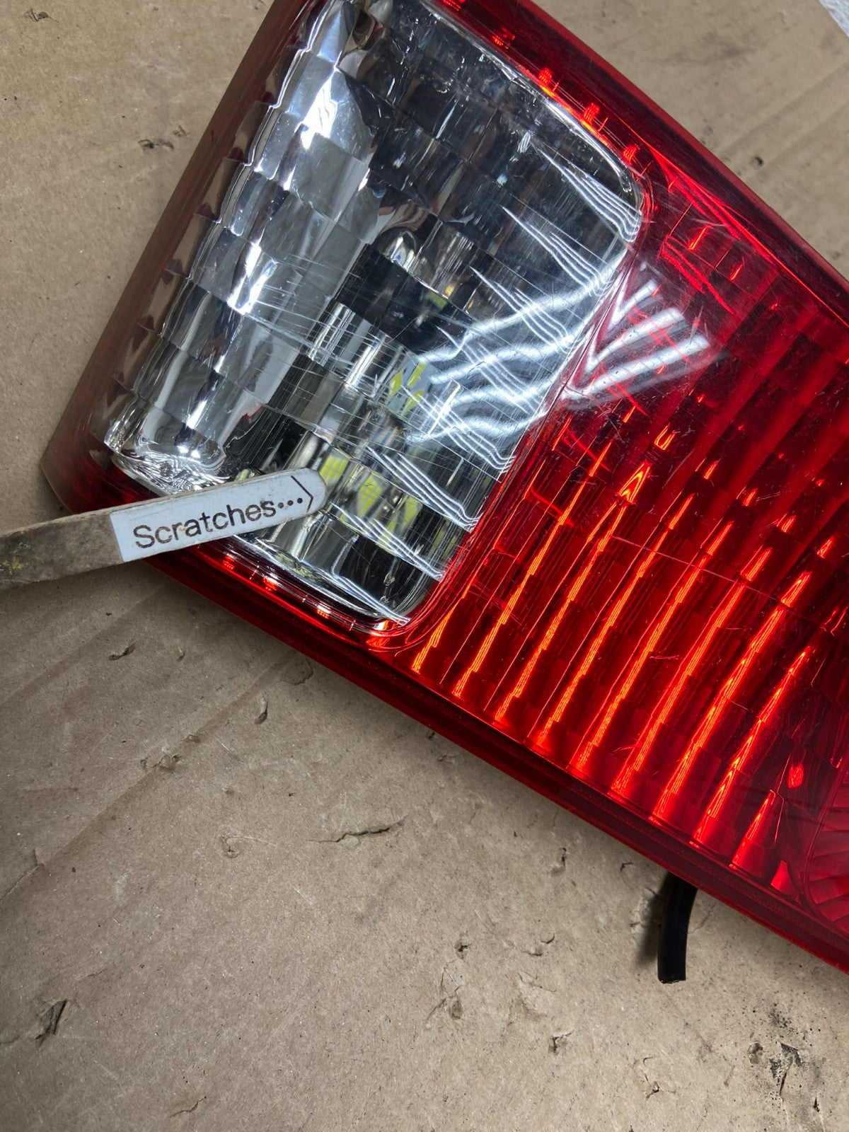 2000-2001 Toyota Camry Tail Light Left Driver LH Side Inner AE9265 LK3
