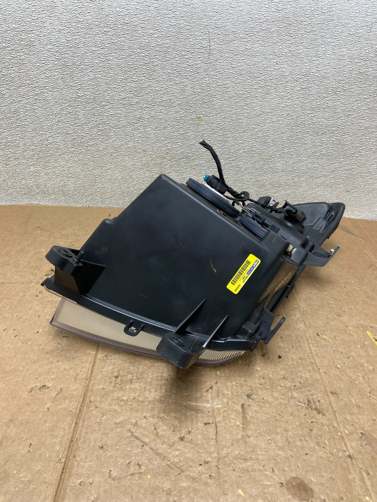 2007 to 2010 Ford Edge Left Driver Side Halogen Headlight AA35654