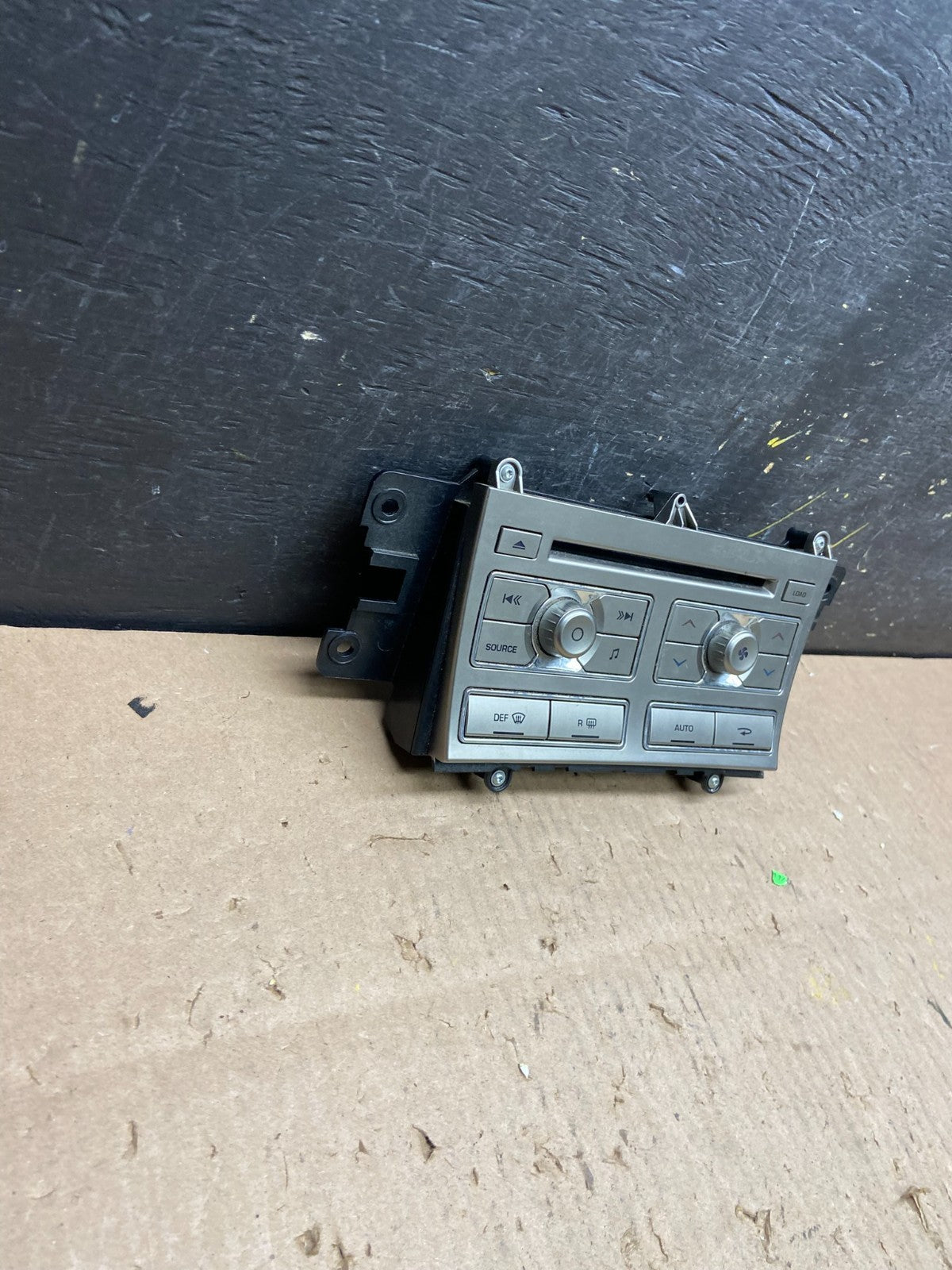 2009 2010 2011 Jaguar XF Radio Receiver CD Player OEM t5946 DG2