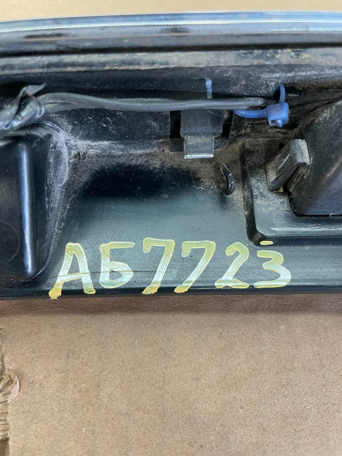 2011 to 2014 Ford Explorer Rear Tailgate Gate Trim Molding With Camera AG7723 DG6