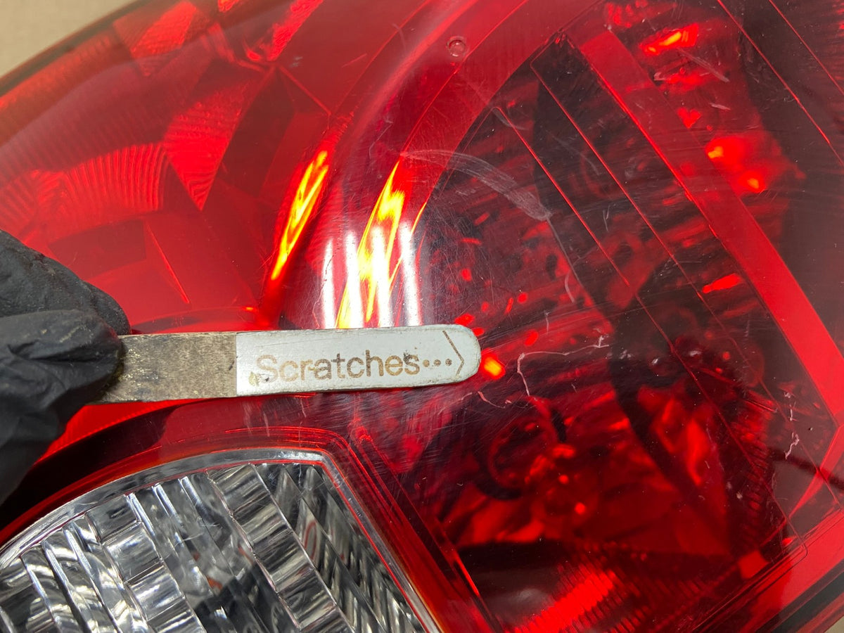 2006-2009 Pontiac Torrent Left Driver LH Side Tail Light AH4364 LK3