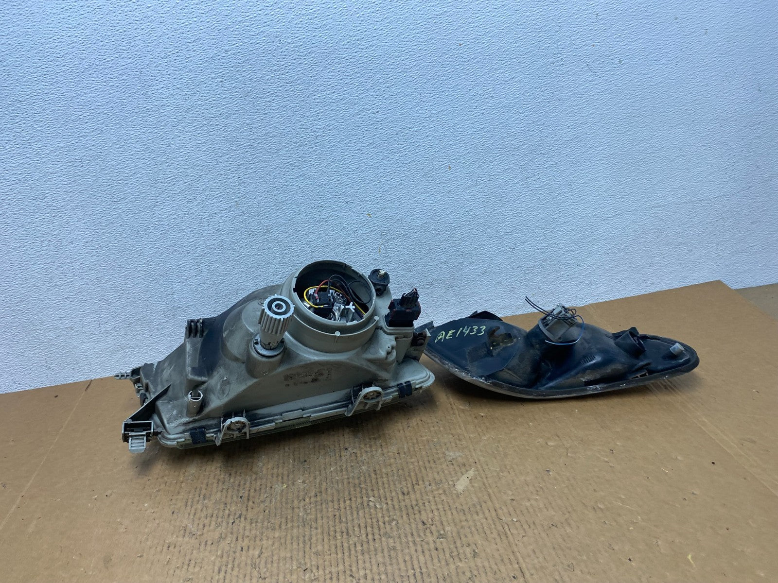 1999 to 2003 Saab 9-3 Front Left Driver LH Side Halogen Headlight AE1433 DW5