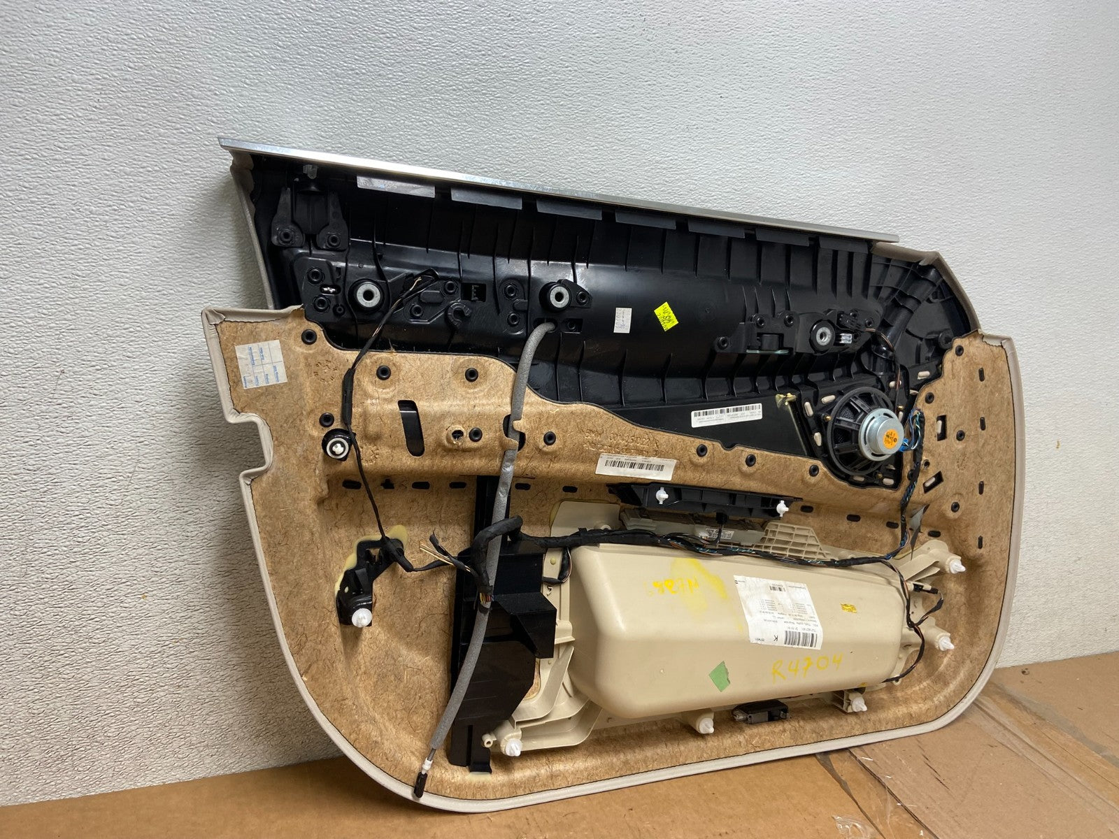 2009 to 2015 BMW 740i 750i 535i F01 F02 Front Right Interior Door Panel r4704 DG8