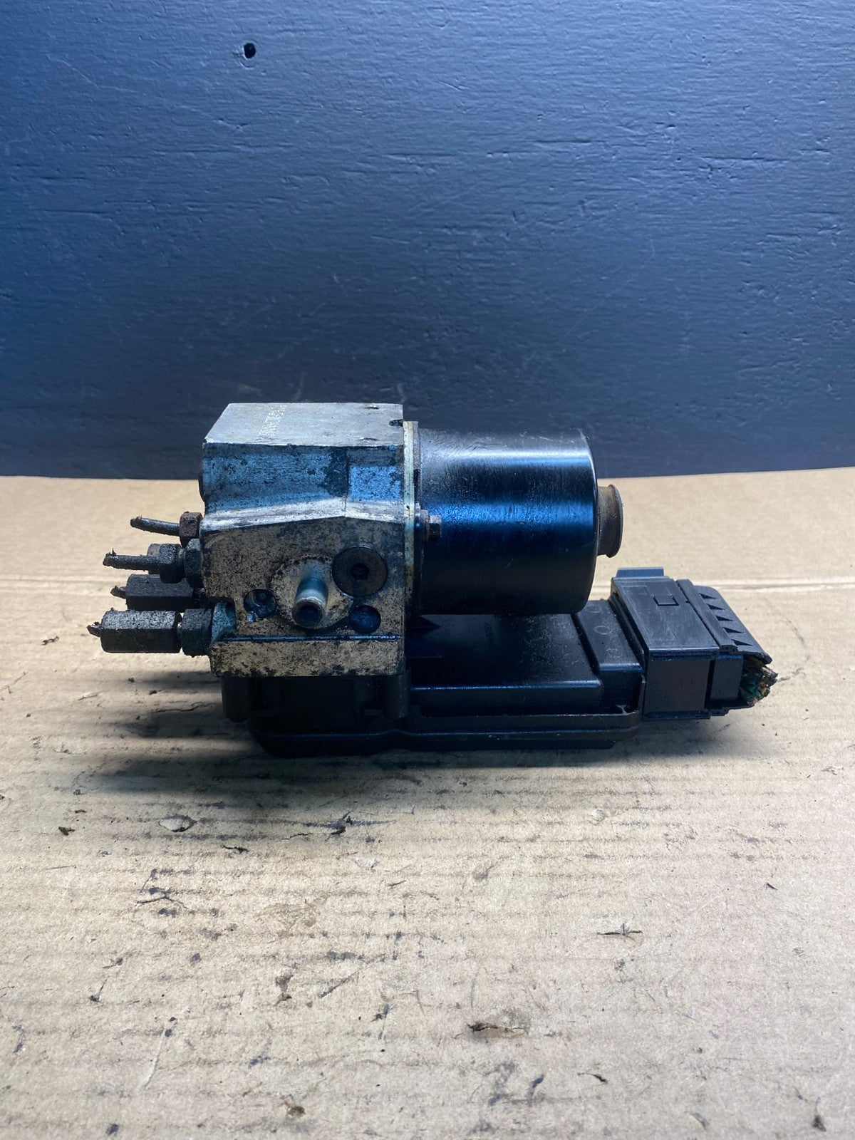 2003 2007 Ford E250 E350 Anti-Lock ABS Antilock Brake Pump ab7329 DG4