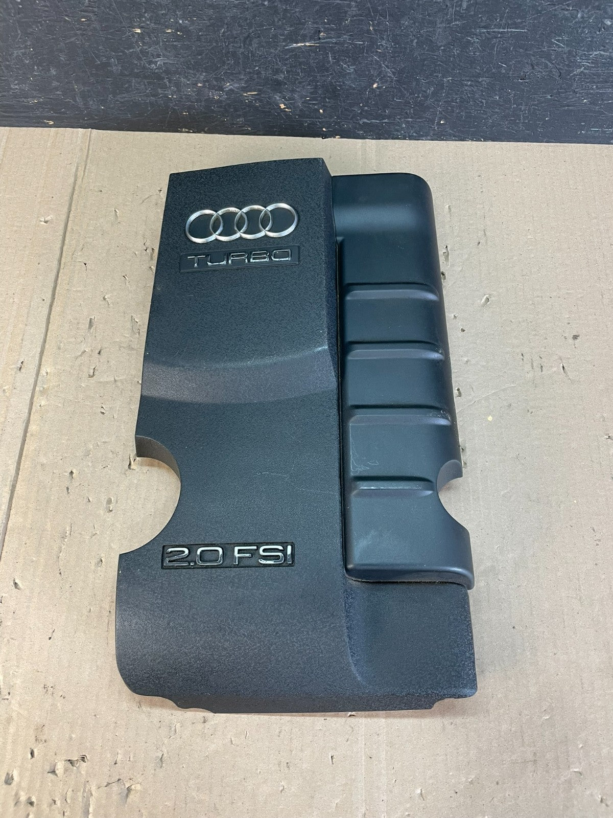 2005 to 2008 Audi A4 2.0L FSI Engine Cover Garnish AD8715 DW0