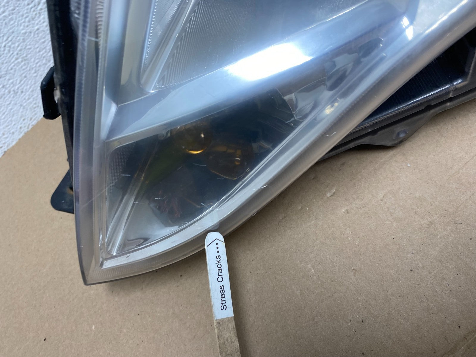 2009 to 2016 Toyota Venza Halogen Left Driver Side Headlight AF44205