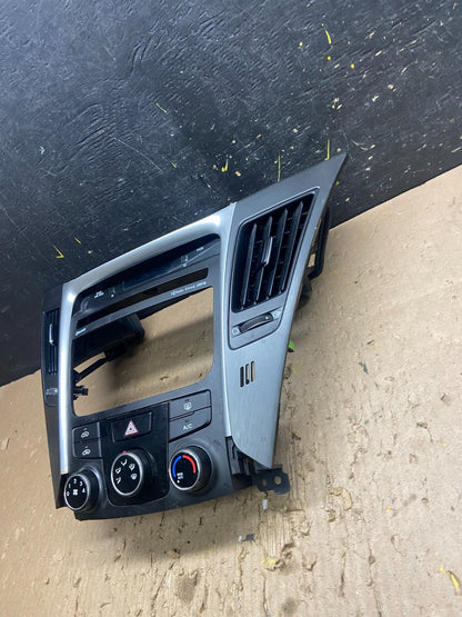 2011 to 2014 Hyundai Sonata Center Radio Climate Control Air Vent Bezel T8879 DG2