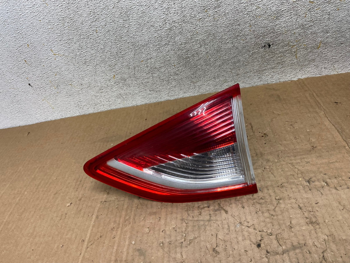 2013 to 2016 Ford Escape Right Passenger RH Side Inner Tail Light AI5638 LK0
