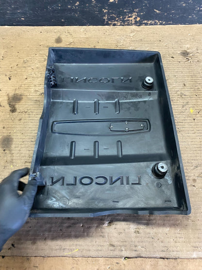 2007 to 2014 Lincoln Navigator 5.4L V8 Engine Motor Cover S5900 DG7