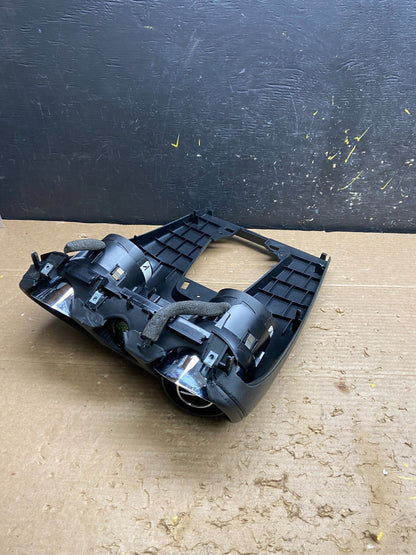2010 to 2013 Jaguar XJ Dash Center Air Vent OEM W2063 PS6