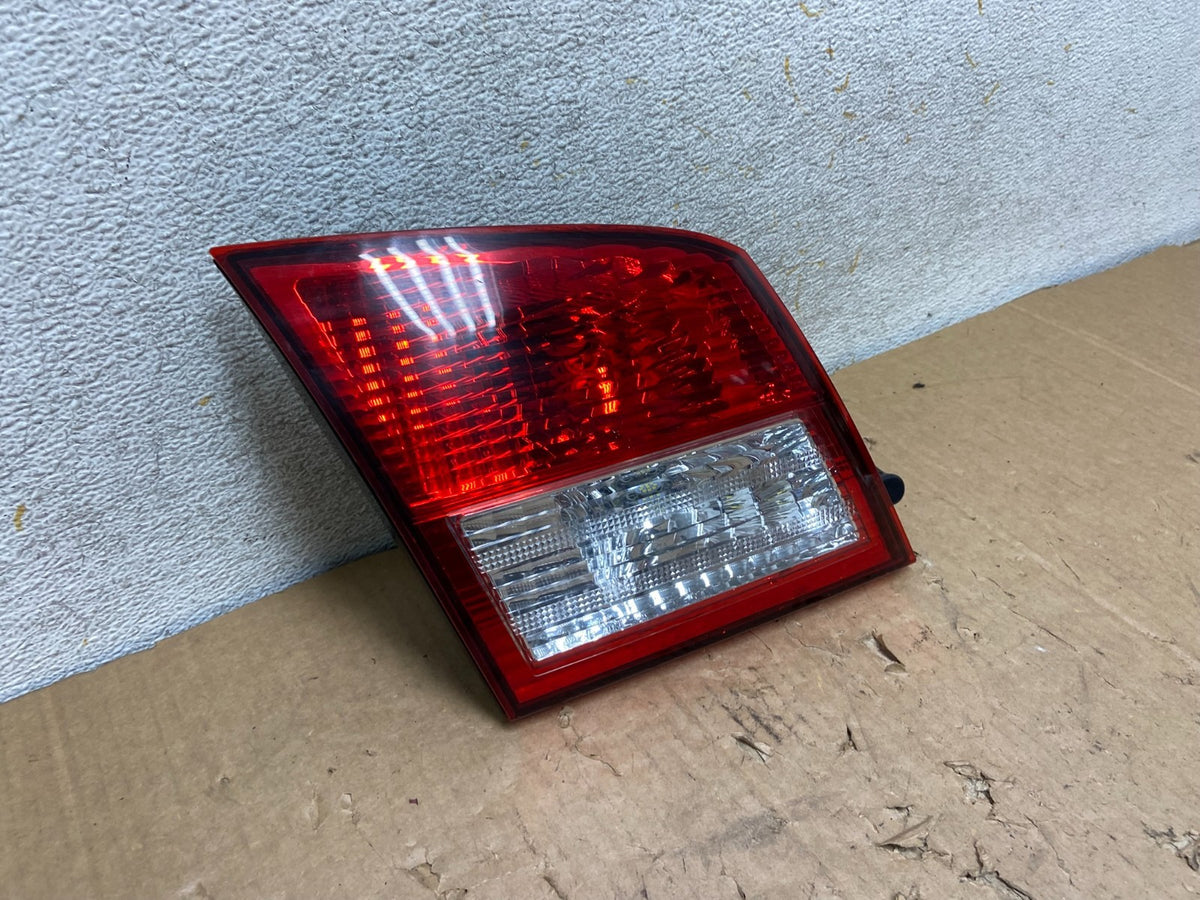 2002-2004 Infiniti i35 Inner Light Left Driver Side Tail Light AI9314 LK2