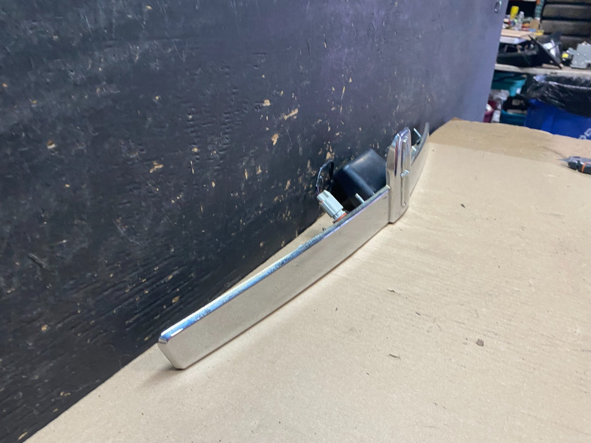 2009 to 2012 Lincoln MKS Trunk Moulding Chrome With Back Up W/O Camera u7451 DG2