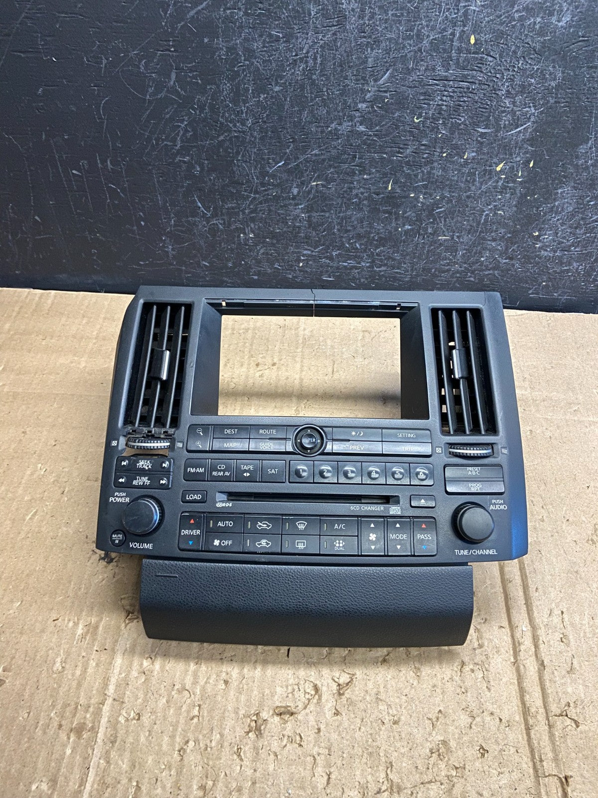 2003 to 2005 Infiniti FX35 Front Radio A/C Heater Switch Control Panel ae2003 DG0