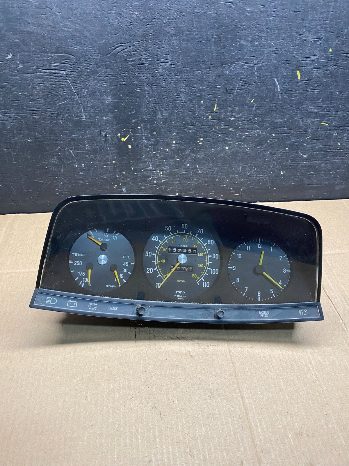 1977 - 1980 Mercedes W140 S320 Instrument Cluster Speedometer R3000 DG0