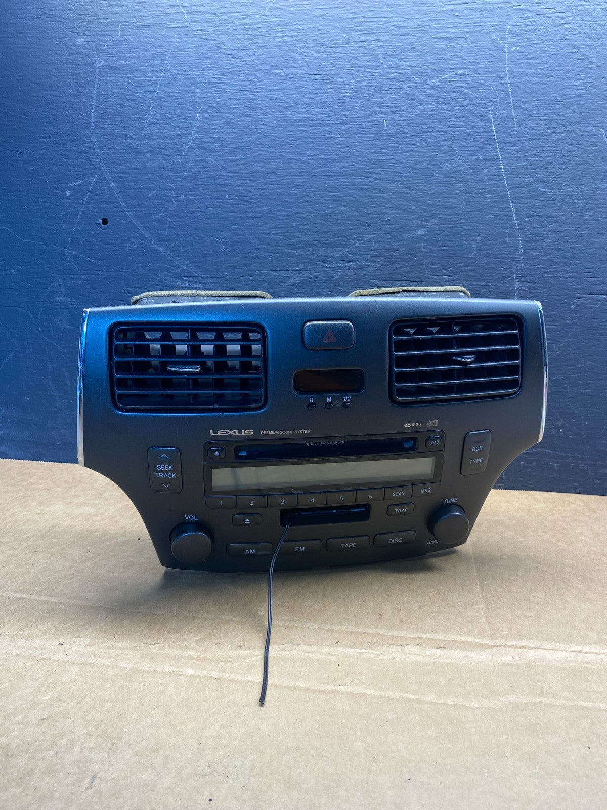 2004 to 2006 Lexus ES330 Es300 Radio Receiver Tape CD Air Vent AD7326 DG0
