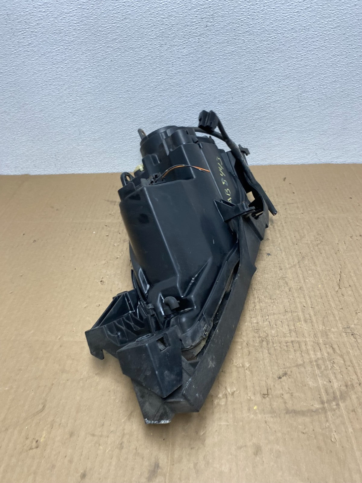 2004 to 2009 Mazda 3 Sedan Right Passenger Rh Side Headlight Oem AB8443 DW8
