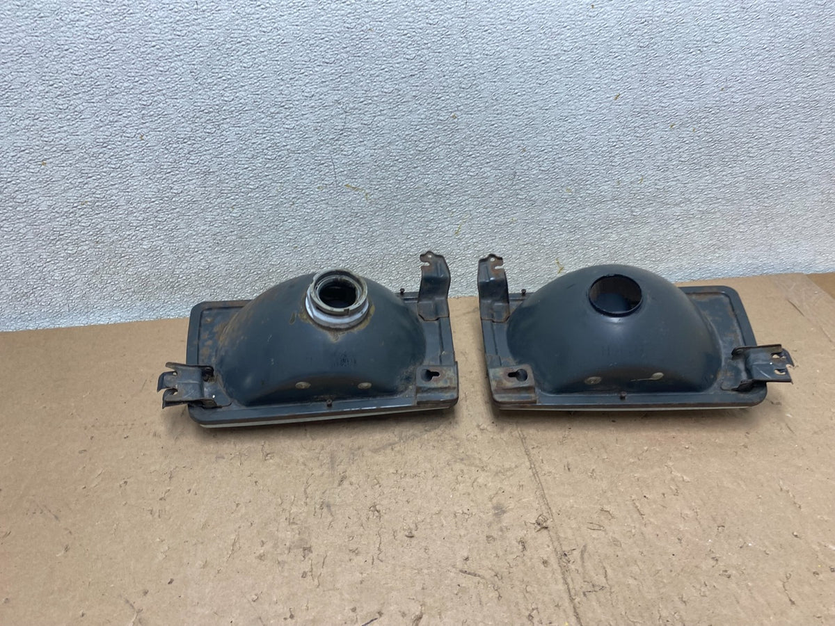 1986 to 1988 Mitsubishi Tredia Left+Right Set Side Headlights S4152 PS3