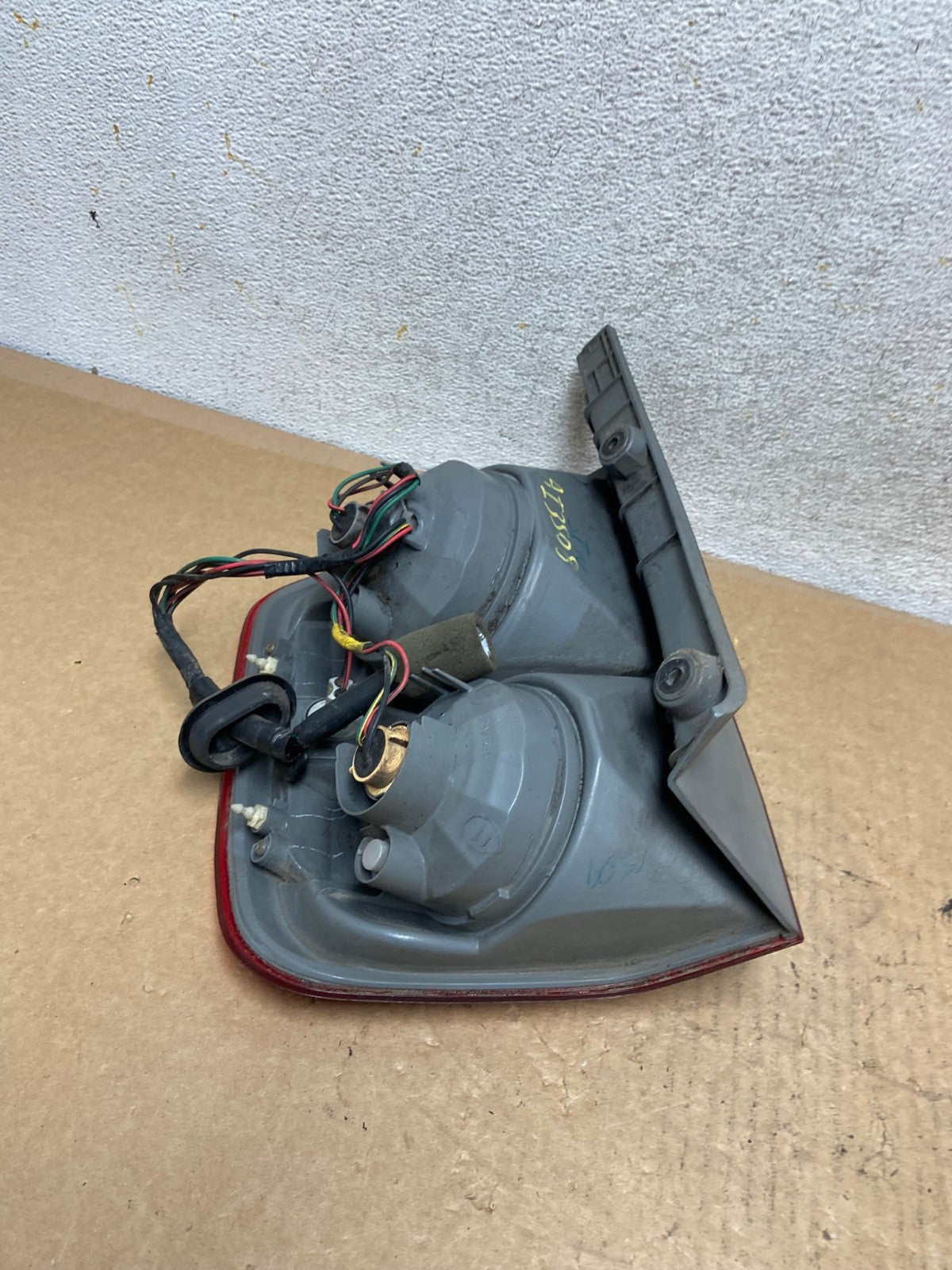 2003 2004 2005 Honda Pilot Left Driver LH Side Tail Light AI3508 LK7