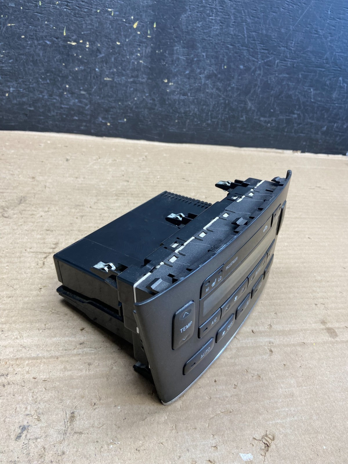 2002 - 2003 Lexus ES300 Center Dash A/C AC Heater Climate Control Unit AH3804 DG1