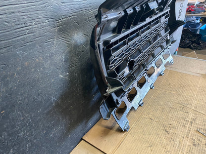 2008 to 2010 Land Rover LR2 Front Bumper Grille Grill OEM q8567 DG7