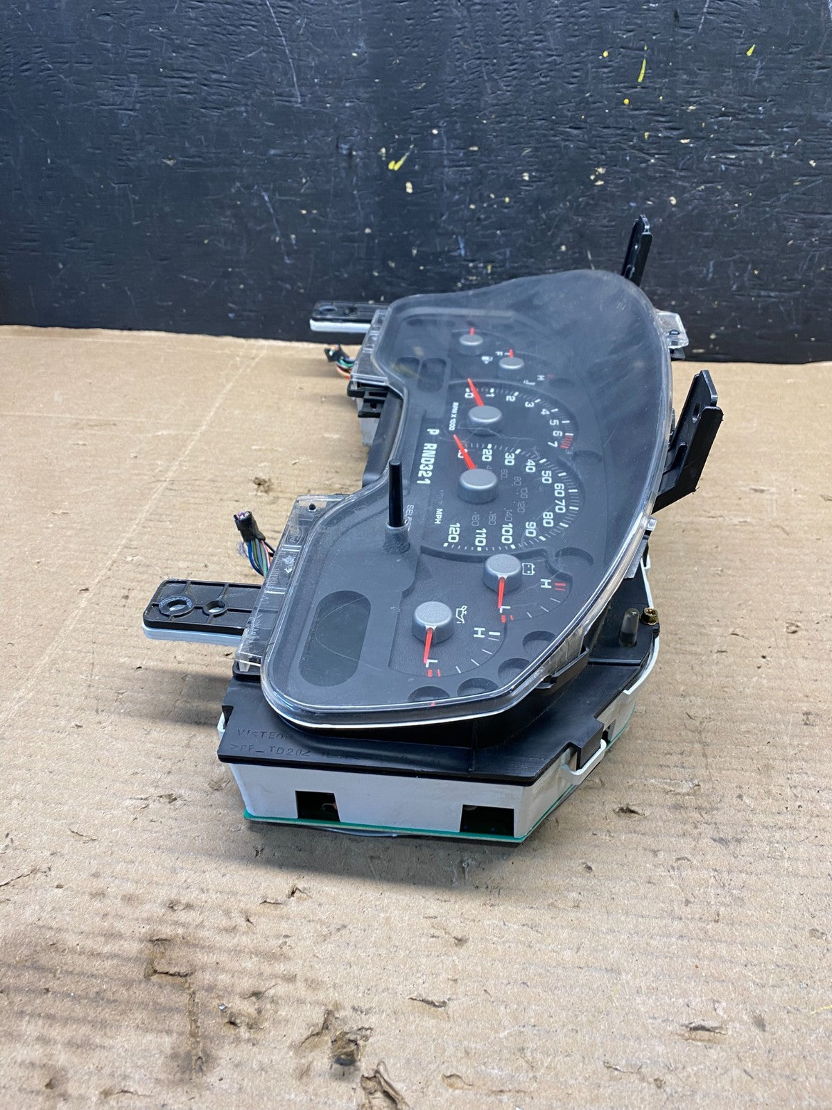 2002 to 2004 Ford Explorer Speedometer Cluster Gauge r2856 DG3