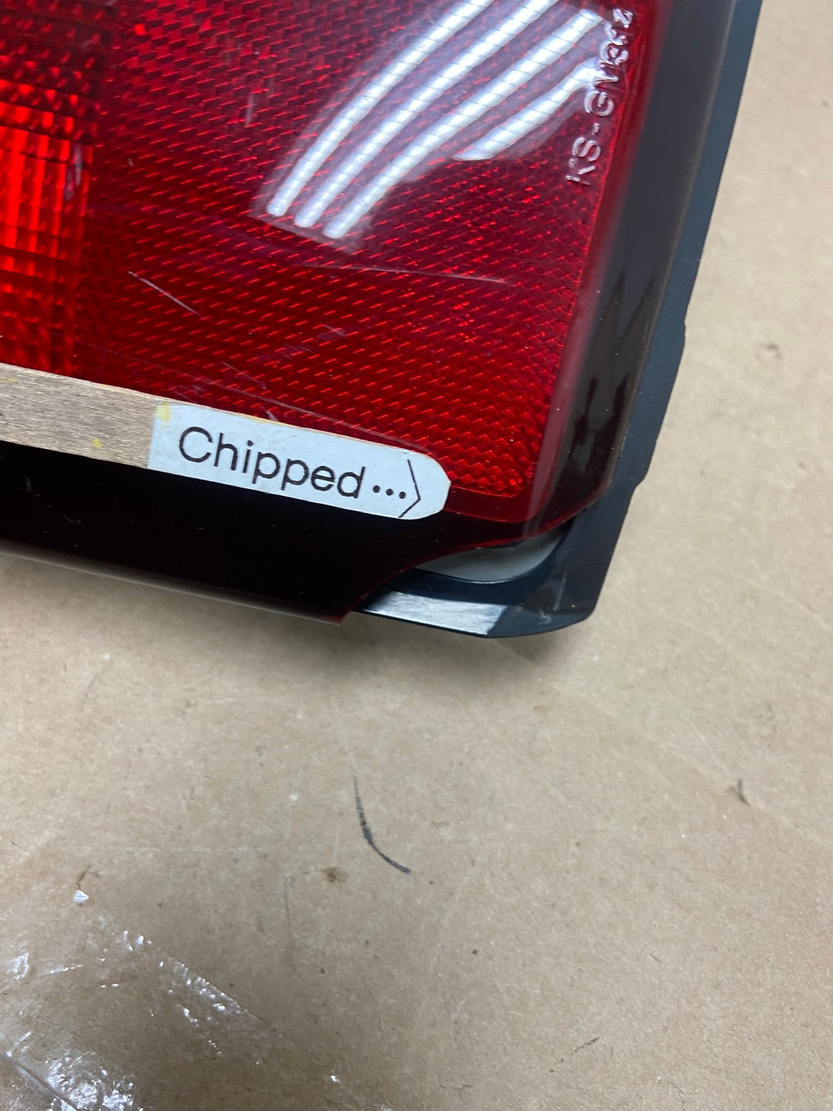 2000 - 2006 Chevrolet Suburban Tahoe Yukon Right Passenger Tail Light AE4925 LK4