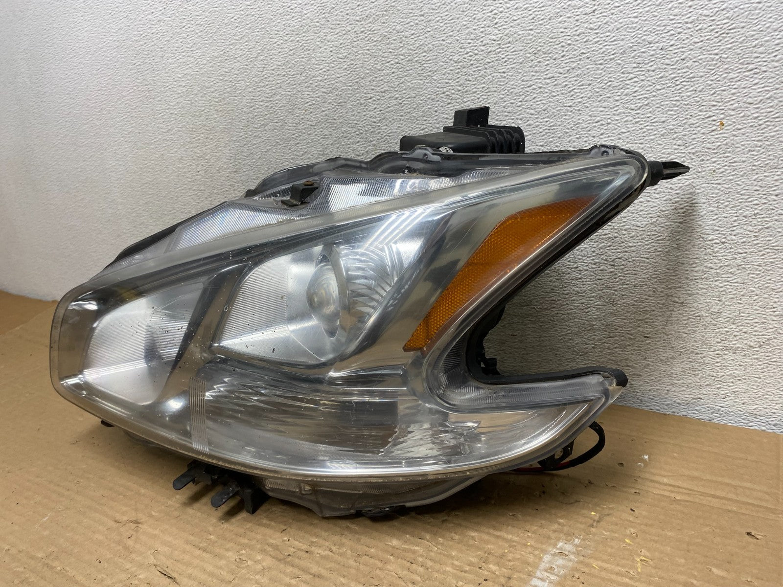 Halogen 2009 to 2014 Nissan Maxima Left Driver LH Side Headlight AG9120 DW2