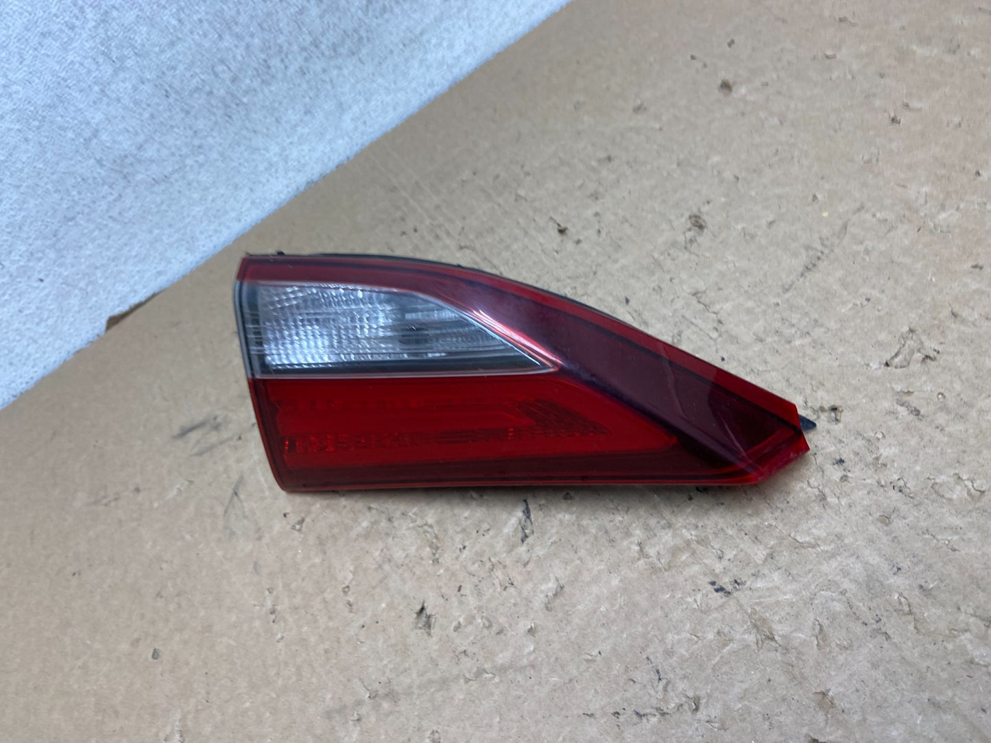 2014 to 2016 Hyundai Elantra Sedan Right Passenger Inner Tail Light AF8050 DW1