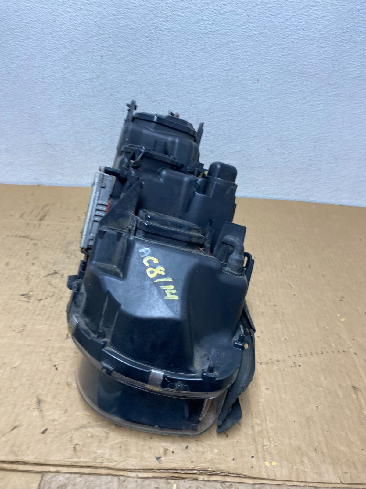 2002 to 2005 BMW 7 Series 745i Xenon Left Driver LH Headlight AC8114 DW7