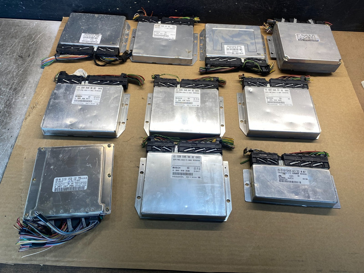 Mix of 10 Mercedes ECM Engine Computer Module AH4907 PS0
