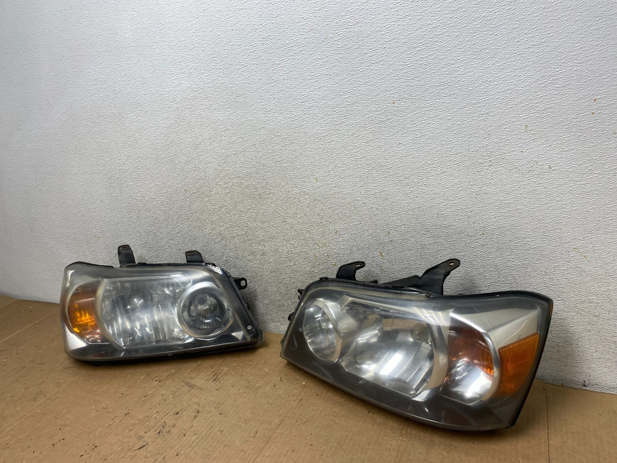 2004 2005 2006 Toyota Highlander Headlights Left+Right Side AI8982 DW1