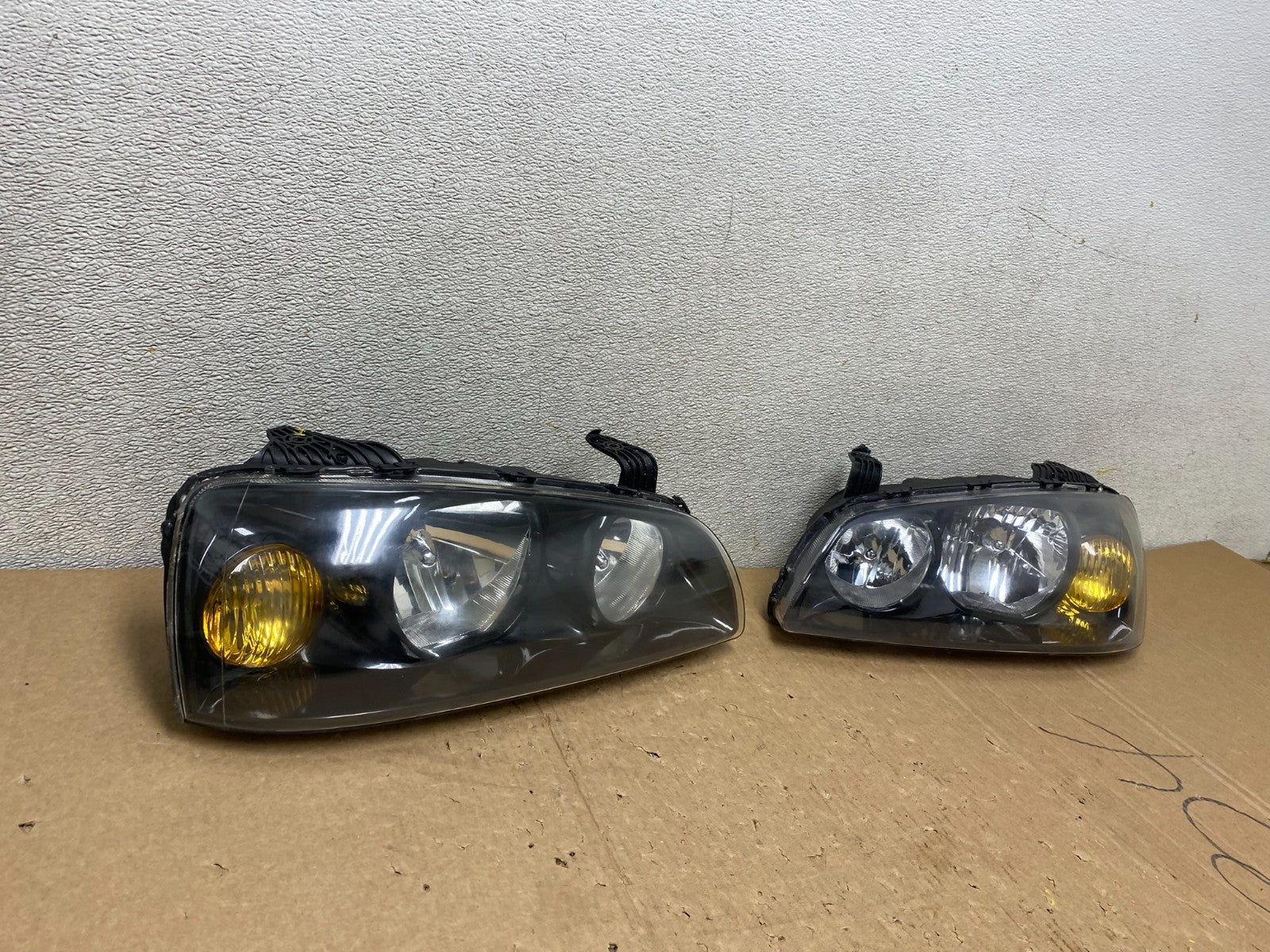 2004 2005 2006 Hyundai Elantra Left+Right Set Halogen Headlights U9908 DW2