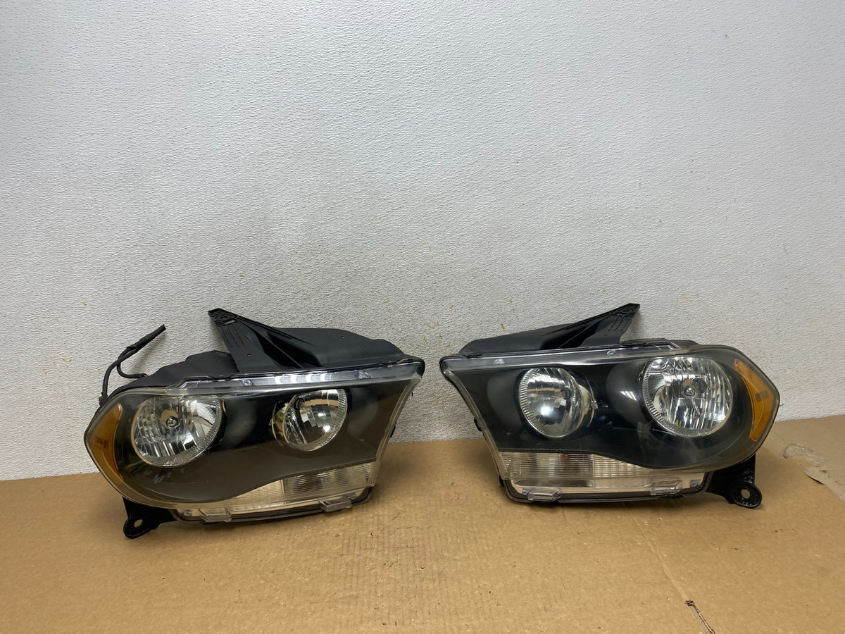 2011 to 2013 Dodge Durango Left+Right Side Headlights AI3421 DW0