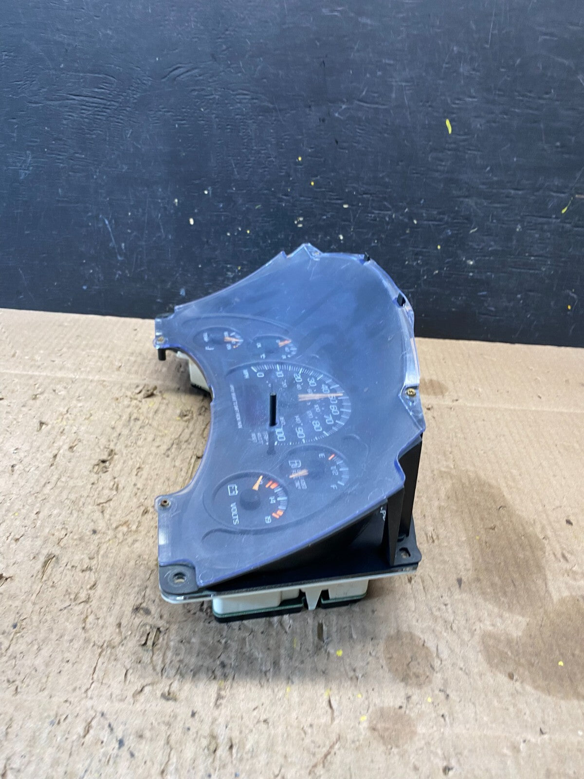 2001 to 2002 Chevrolet Express Speedometer Cluster Gauge N0444 PS2