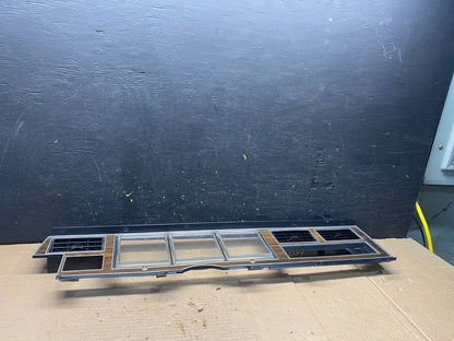 1981-1899 Lincoln Continental Mark VI Speedometer Dash Bezel Air Vent q2359 DG1