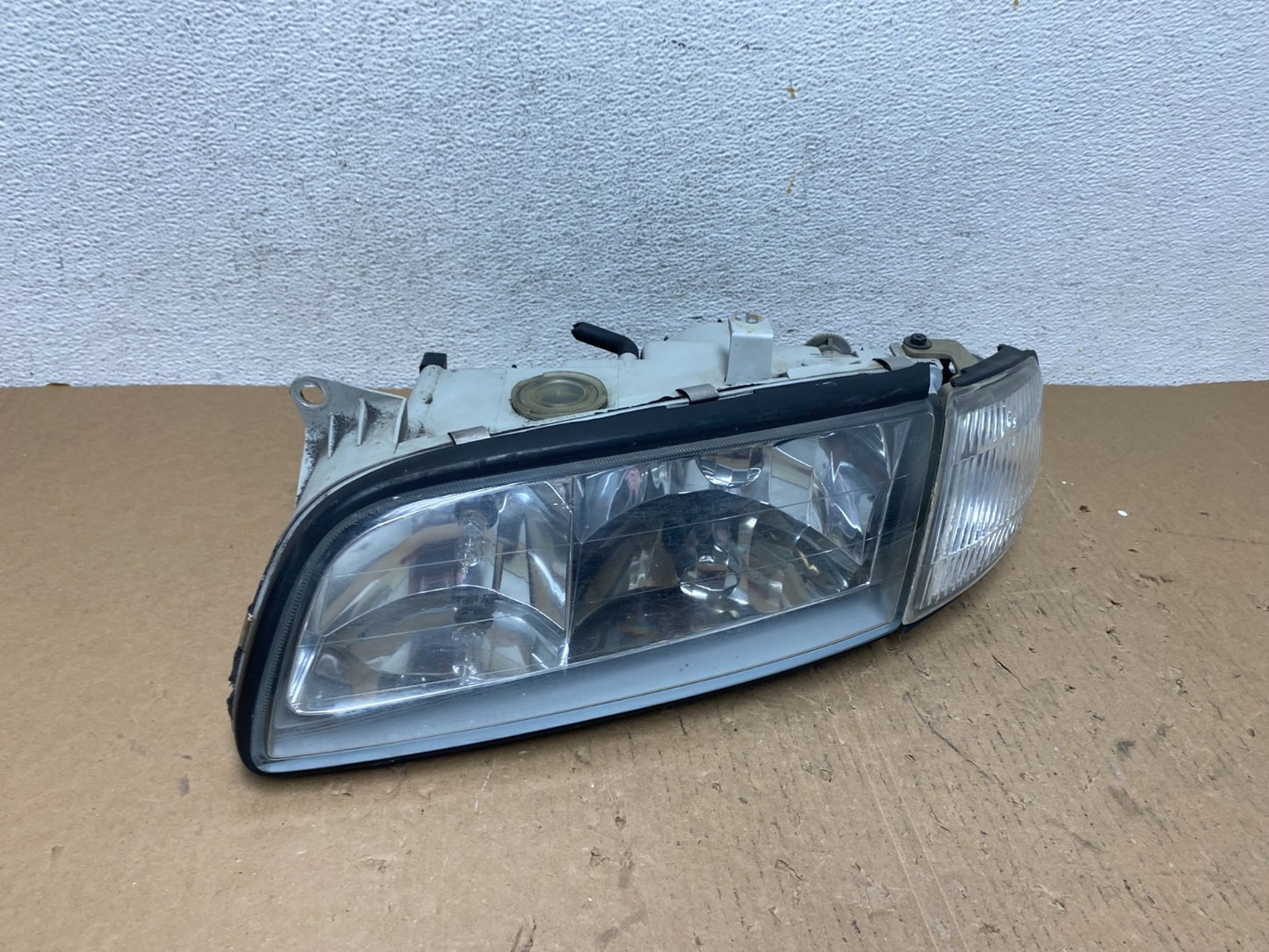 1997 to 2000 Mazda Millenia Left Driver LH Side Halogen Headlight AD8076 DG2