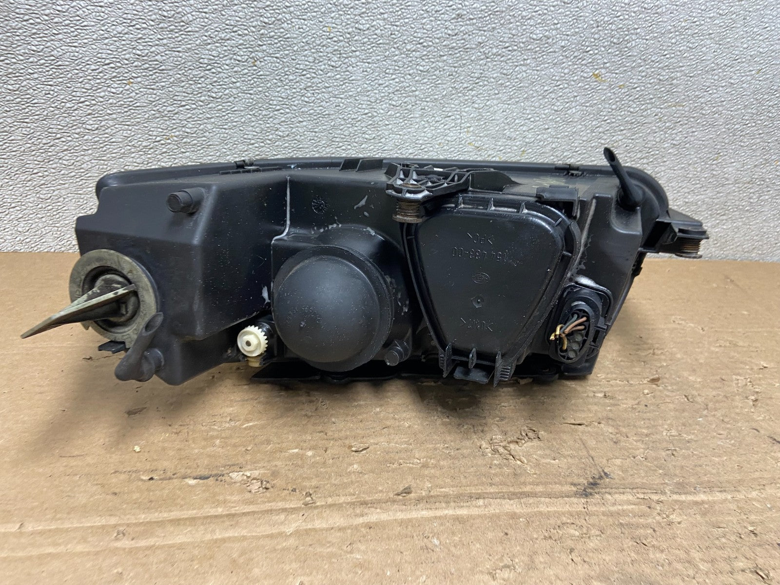 2001-2005 Volkswagen Passat Right RH Halogen Headlight Oem AB4939 DW4