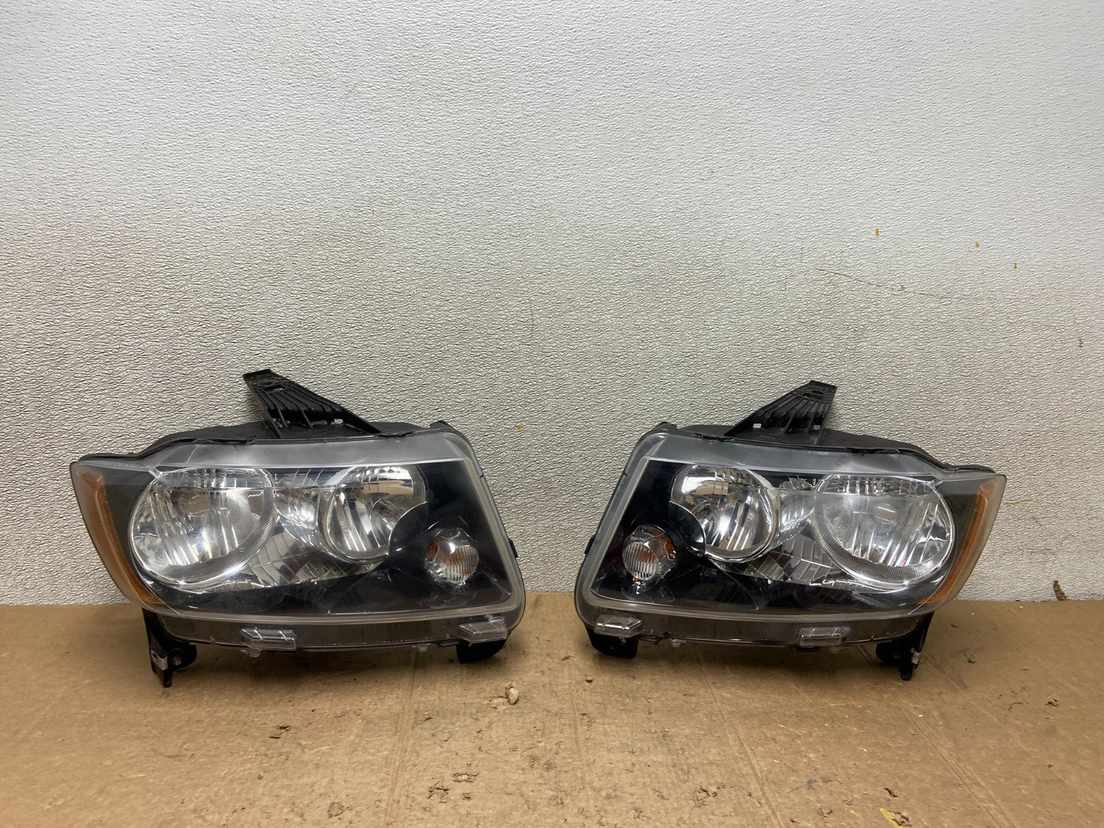 2011-2013 Jeep Grand Cherokee Left+Right Halogen Headlights DEPO AA5071 DW0