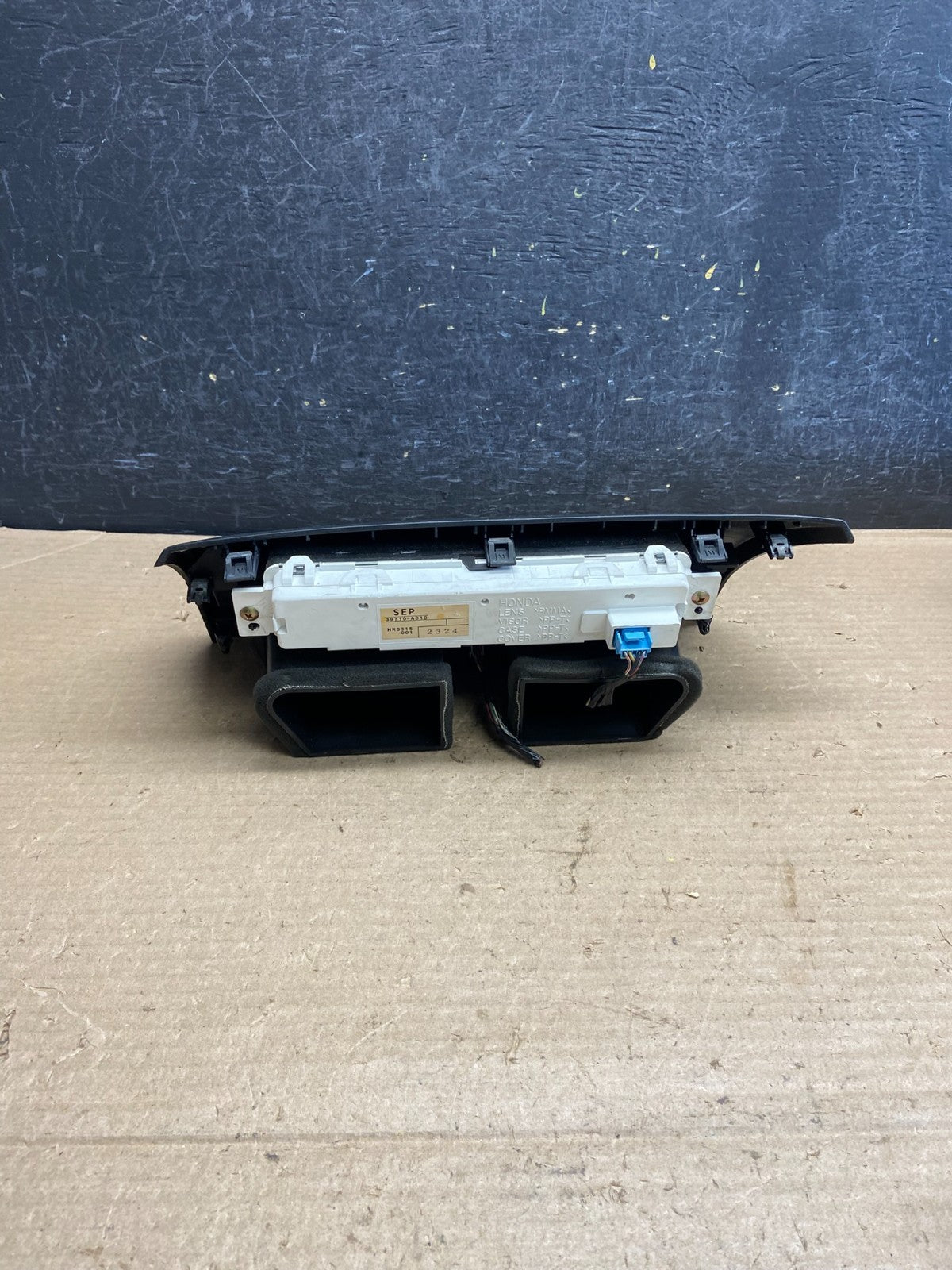2004 to 2008 Acura TL Front Dash Dashboard AC Center Clock Air Vent AH3940 DG3