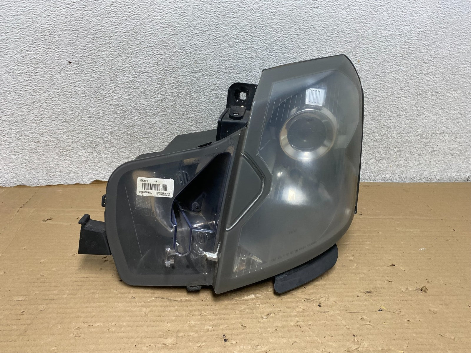 2003 to 2007 Cadillac CTS Left Driver LH Halogen Headlight AG8242 DW0