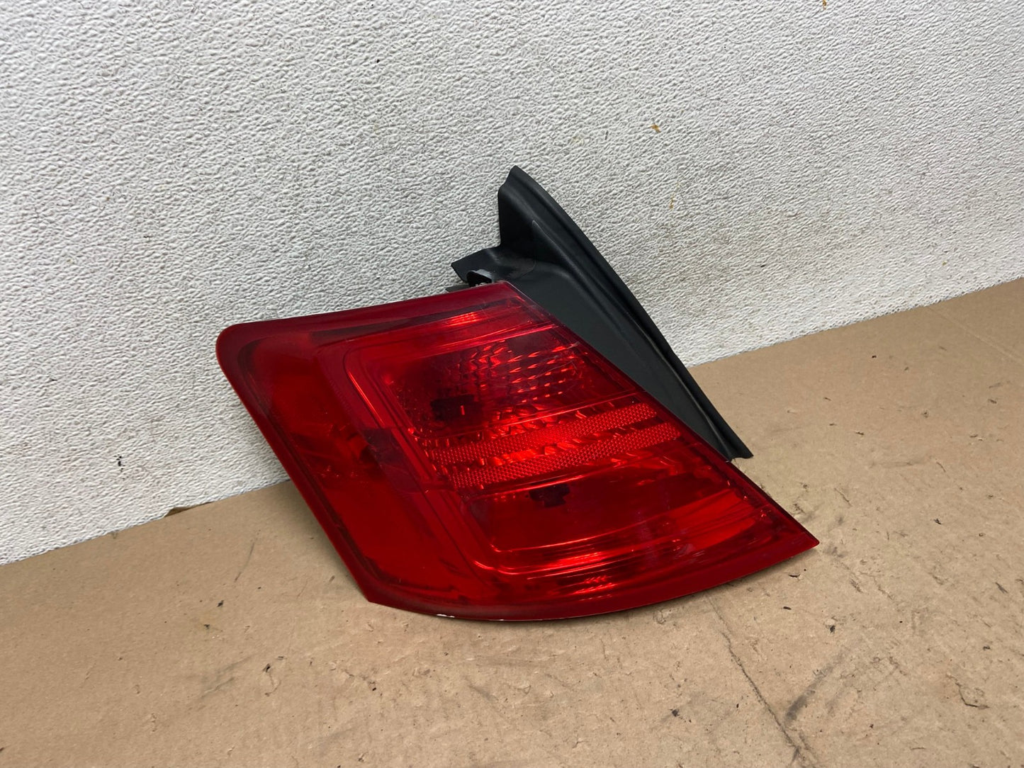 2014 - 2018 Ford Taurus Interceptor Left Driver LH Side Tail Light AG5523 LK0
