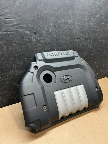 2002 to 2005 Hyundai Sonata 2.4L Engine Trim Cover OEM Y9488  DG1